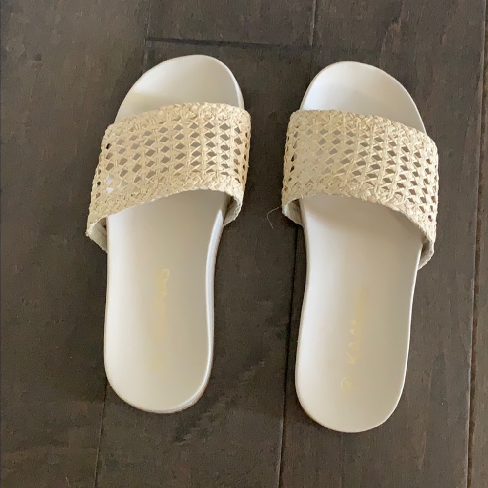 Kaanas slip on sandals